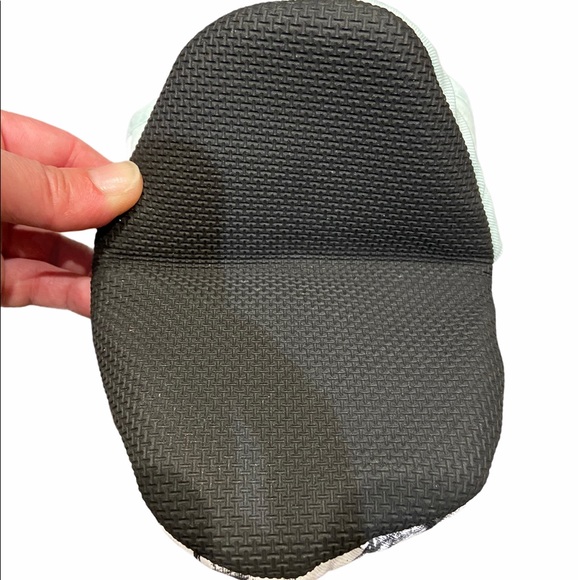 Disney Mickey and Minnie mini mitts - Picture 6 of 7